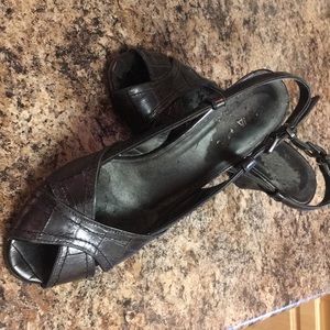 Vanelli Black leather sling back 81/2 narrow